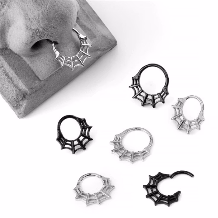 Svart spiderweb ring Titan 1,2x8 mm