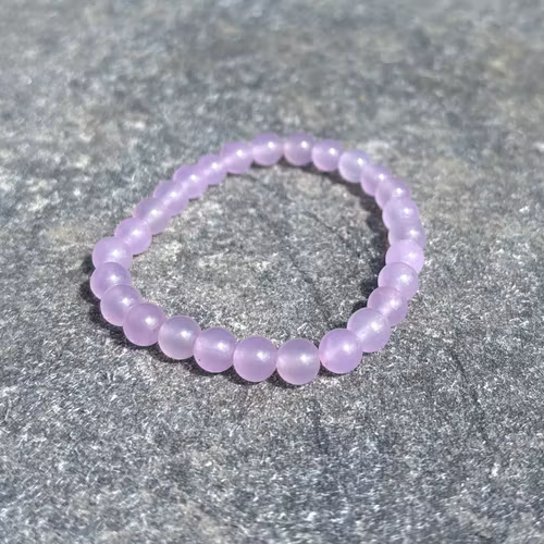 Ljuslila Malaysia Jade armband