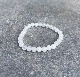 Vitt Malaysia Jade armband