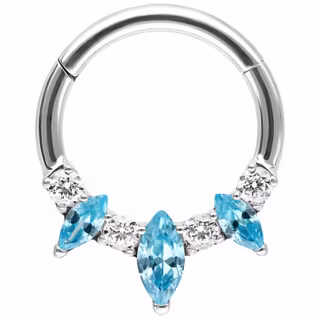 Ring med vita stenar och diamantformade aquamarin stenar 1,2x8 mm