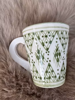 Mugg med öra star grön 11 cm