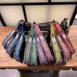 Metizo Halsband, halvstryp med foder av fårskinnsimitation