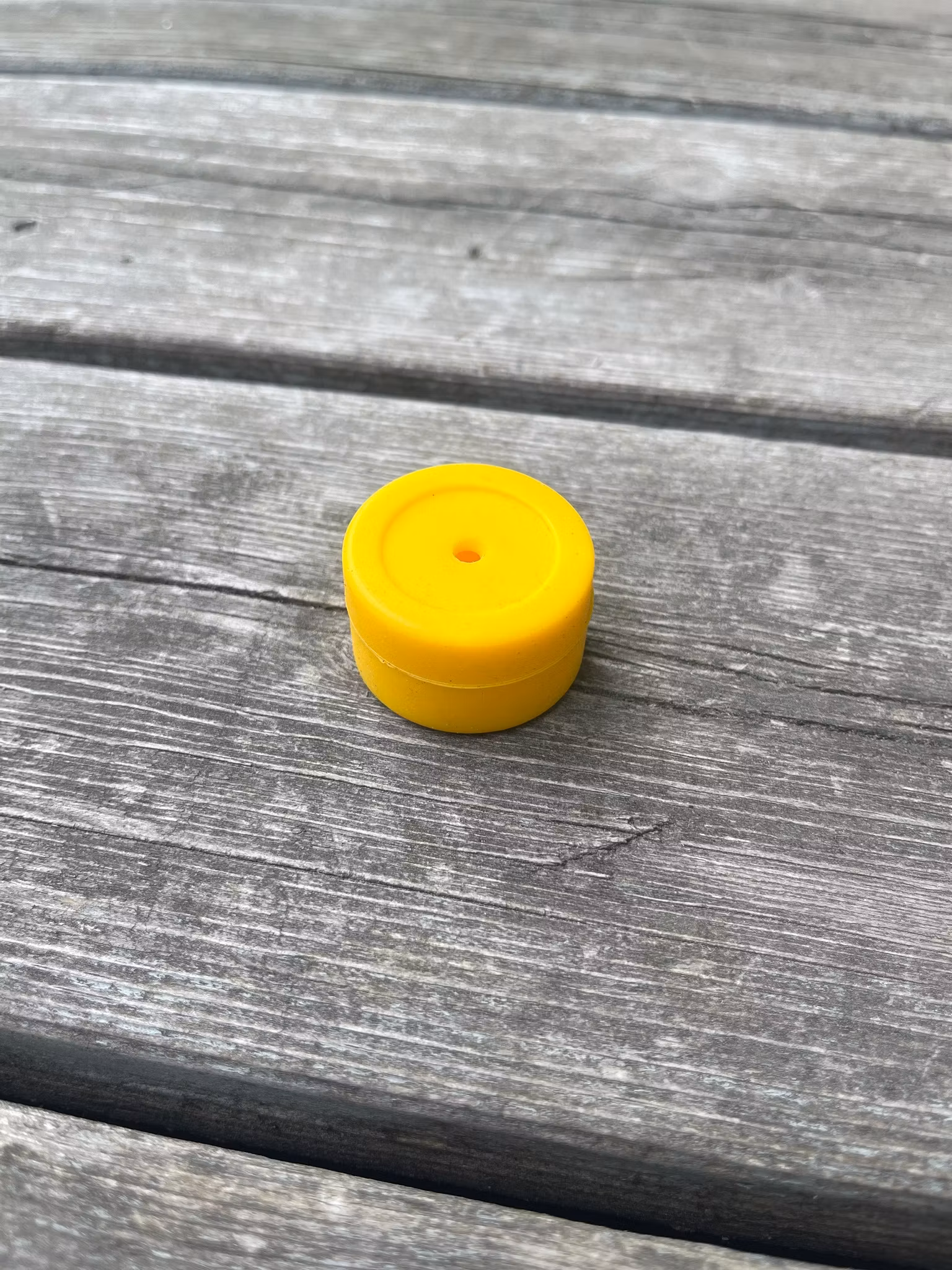 Färgglada silikondosor