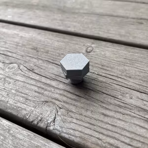 Behållare bult