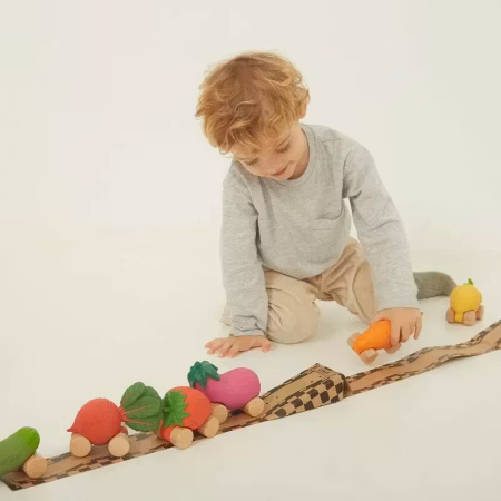 Oli & Carol- Cathy The Carrot Car