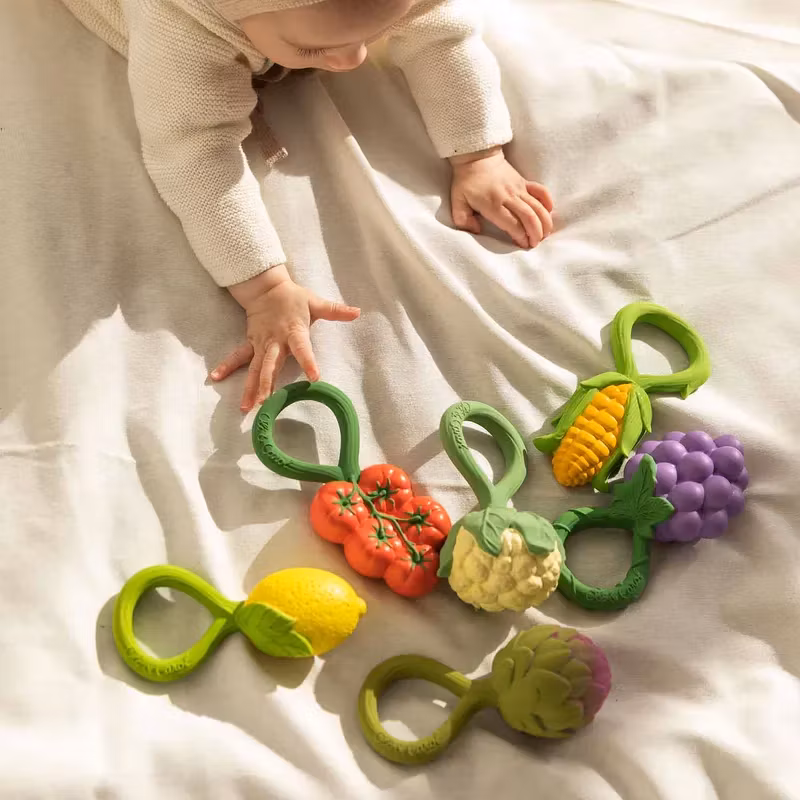 OLI & CAROL- Grape Rattle Toy