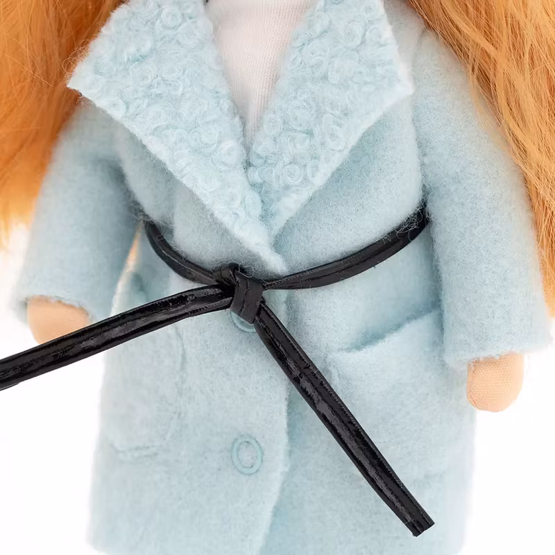 Orange Toys- Sunny in a Mint Coat/ docka..