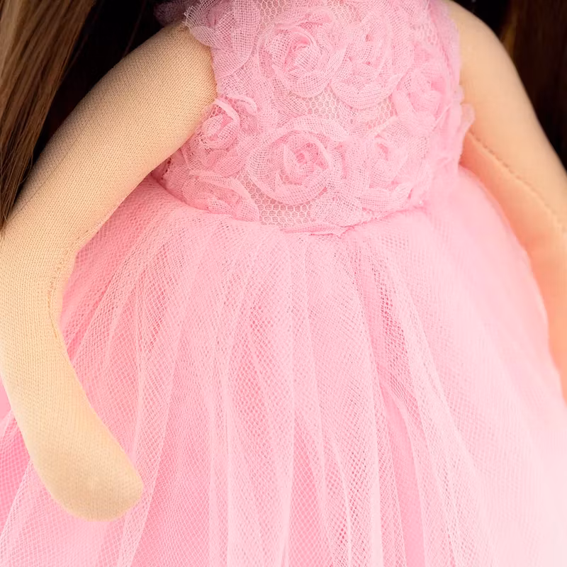 Orange Toys- Sophie in a Pink Dress with Roses/ docka