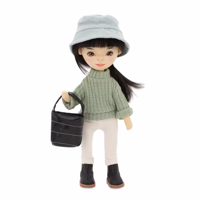 Orange Toys- Lilu in a Green Sweater/ docka..