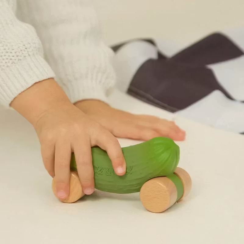 Oli & Carol- Pepino The Cucumber Car.