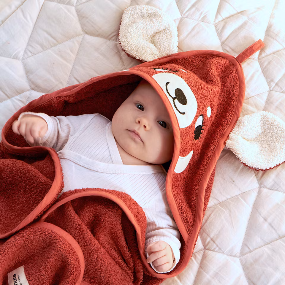 Roommate- Hooded Towel - RED PANDA, red