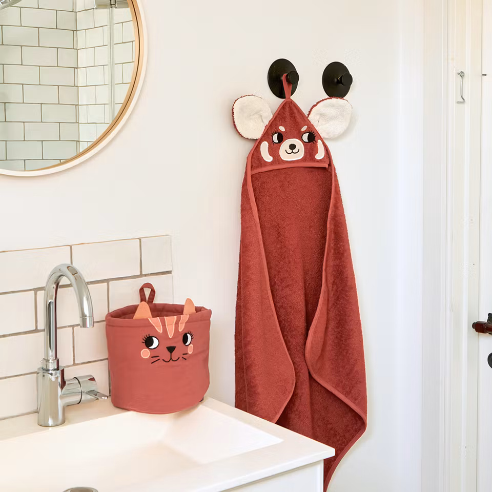 Roommate- Hooded Towel - RED PANDA, red