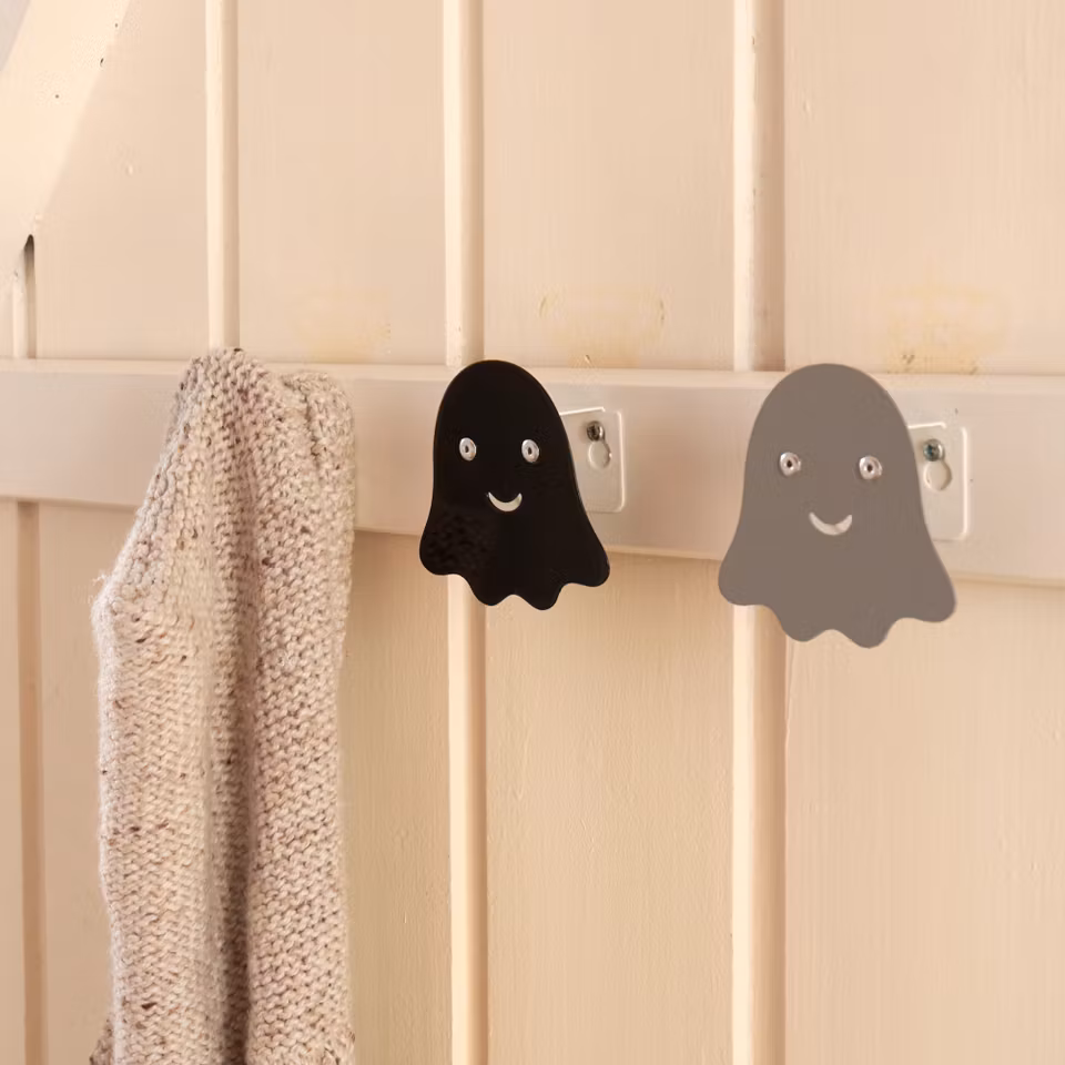Roommate- Ghost hook, black