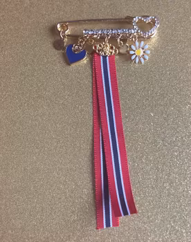 Gull: 17-mainåler med sløyfe 🧷🇳🇴