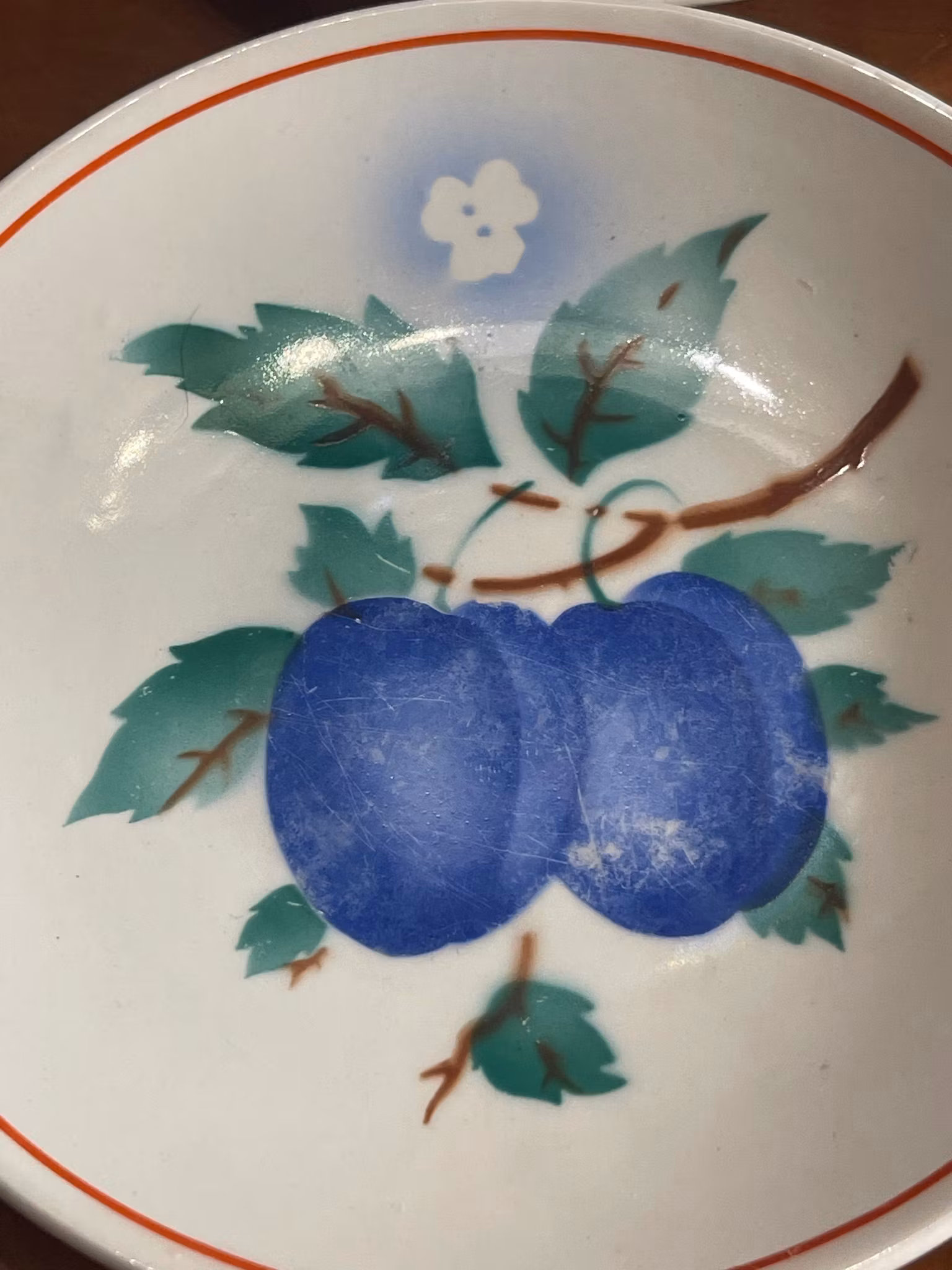 Granit etasjefat med asjetter