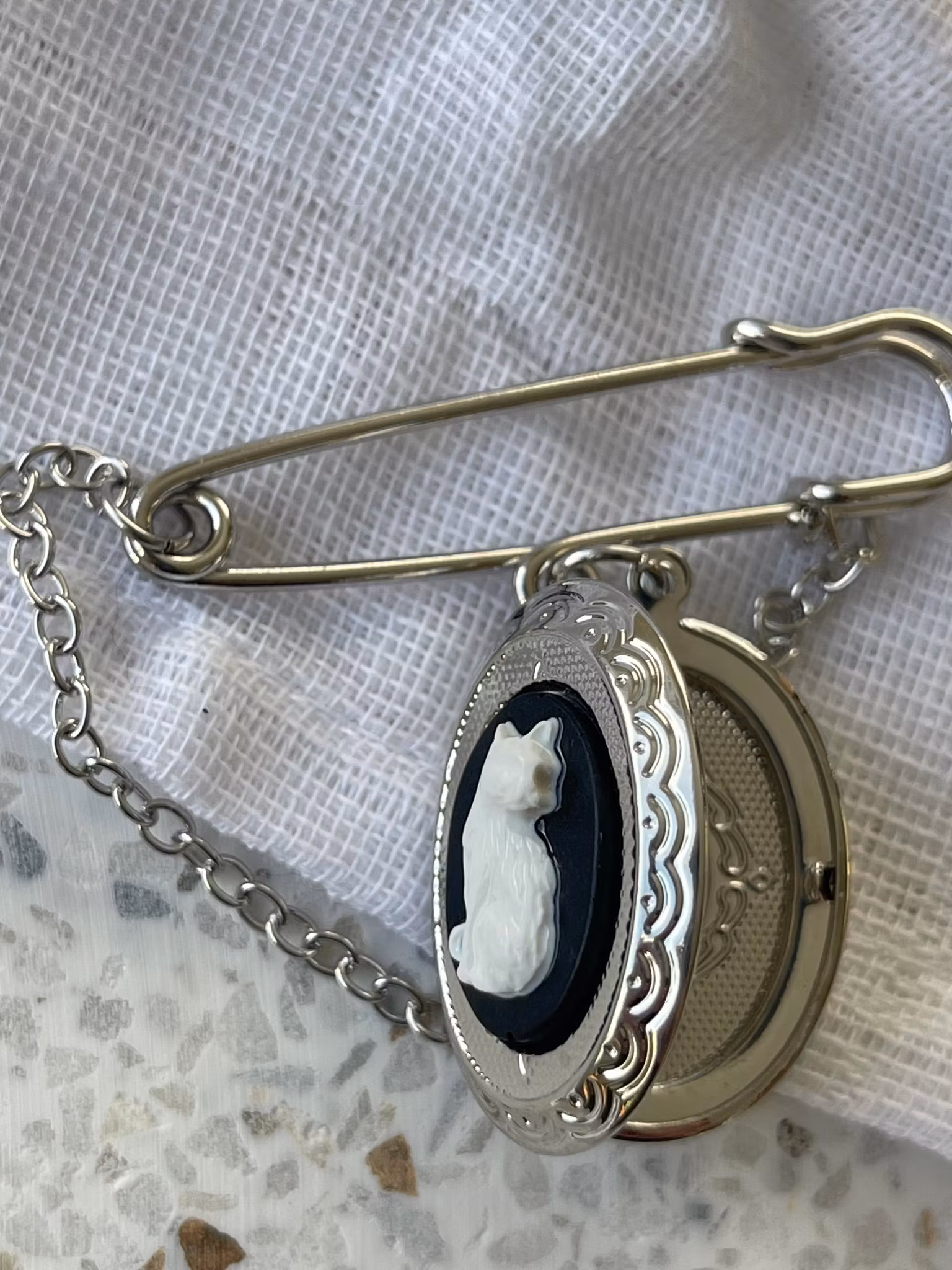 Silver Familiar  ~ Snålnåla Couture