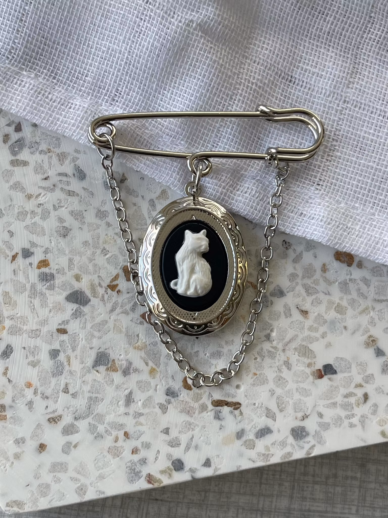 Silver Familiar  ~ Snålnåla Couture