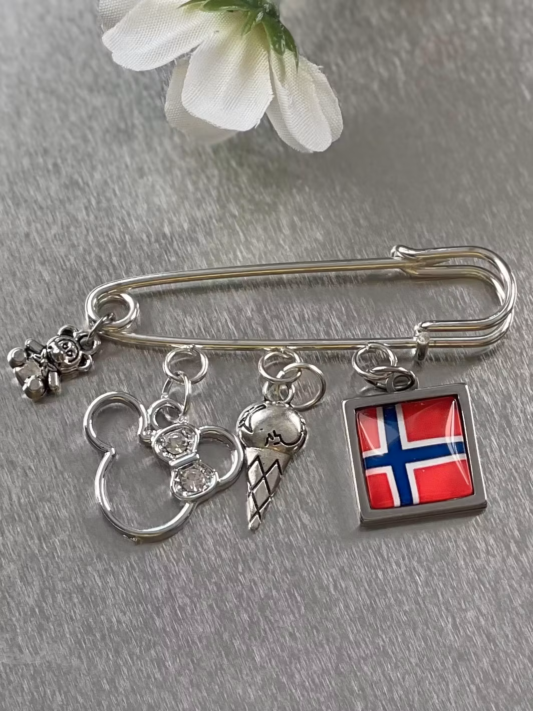 17.mai-nåler for barn