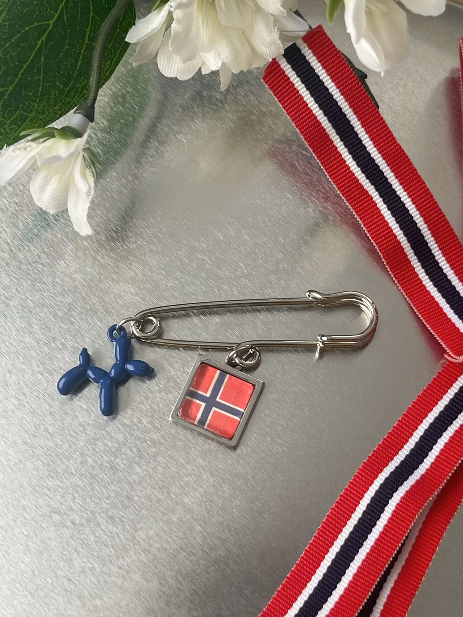 17.mai-nåler for barn