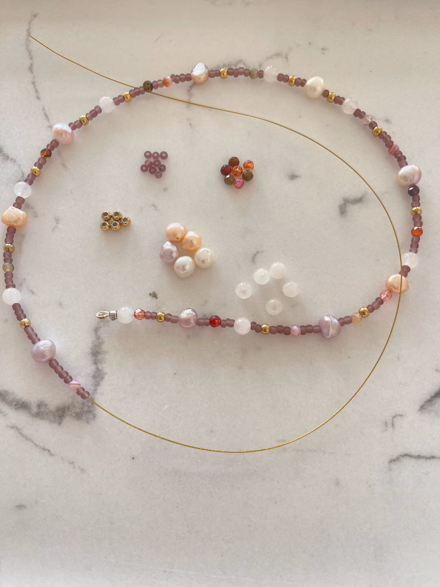 Perlekjede med anheng