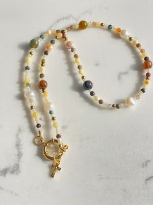 Perlekjede med anheng