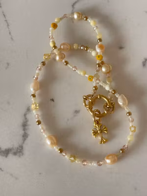 Perlekjede med anheng