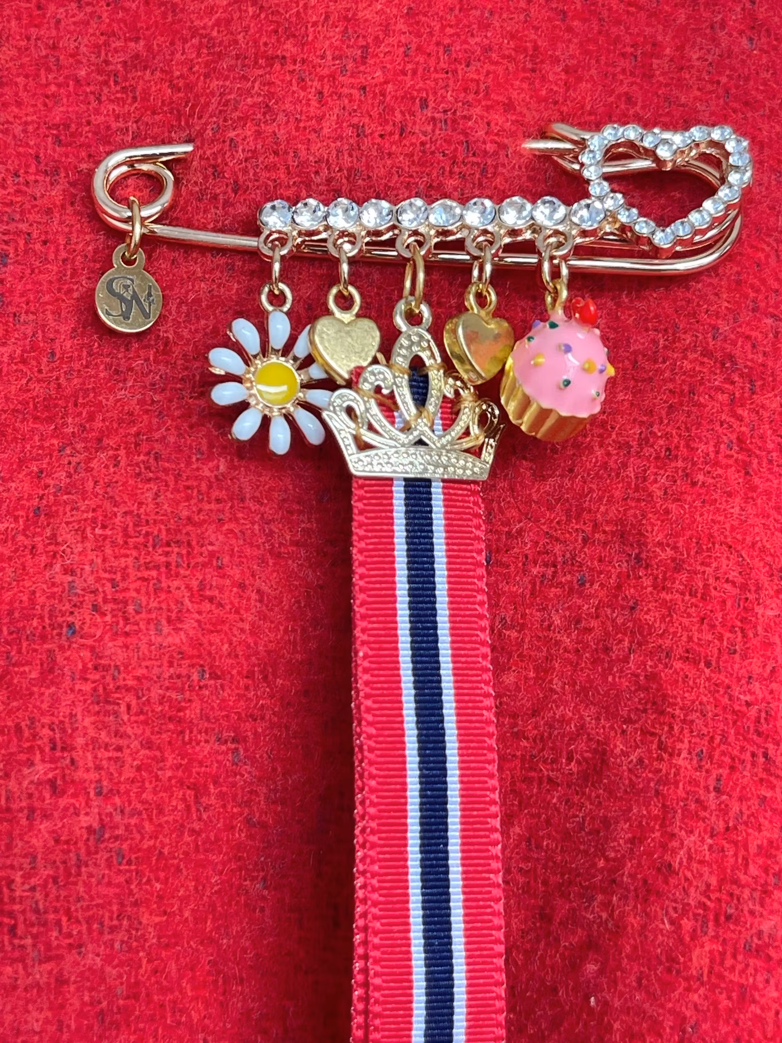 🇳🇴 17. mai-nål med blomst & cupcake