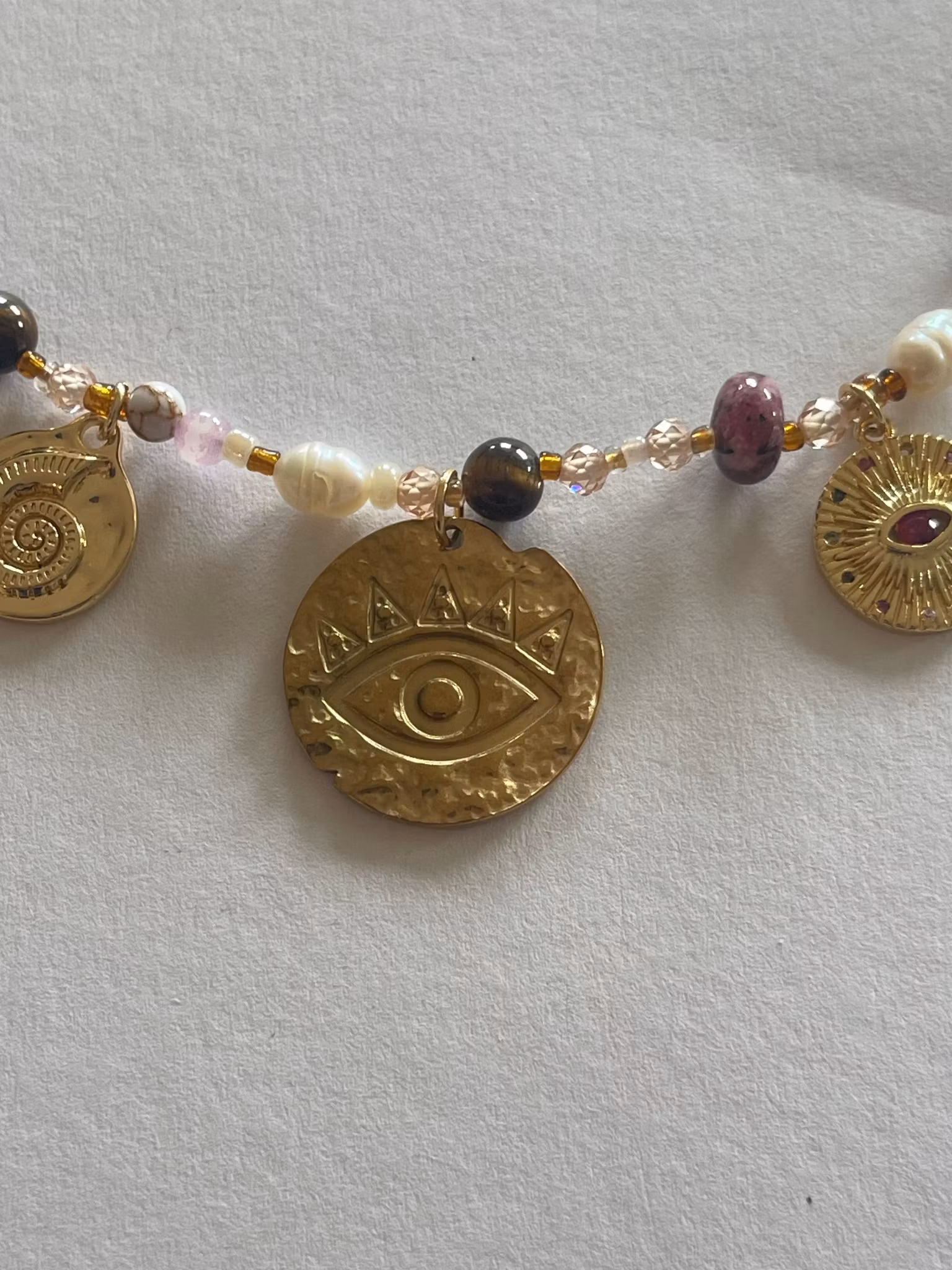 Perlekjede med Charms
