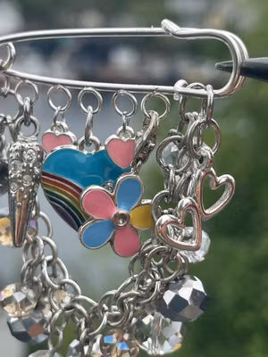 Pride-nål 🌈🧷