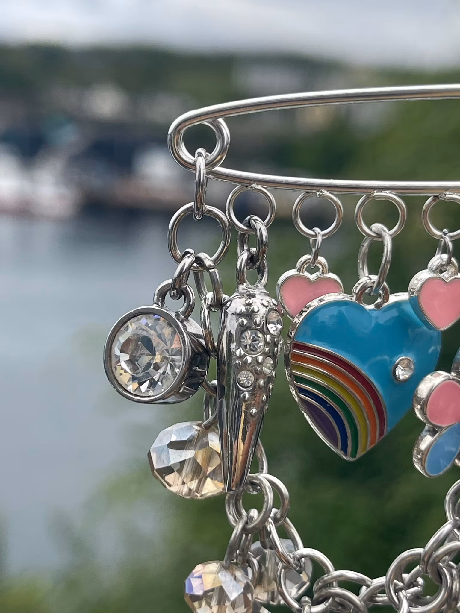 Pride-nål 🌈🧷