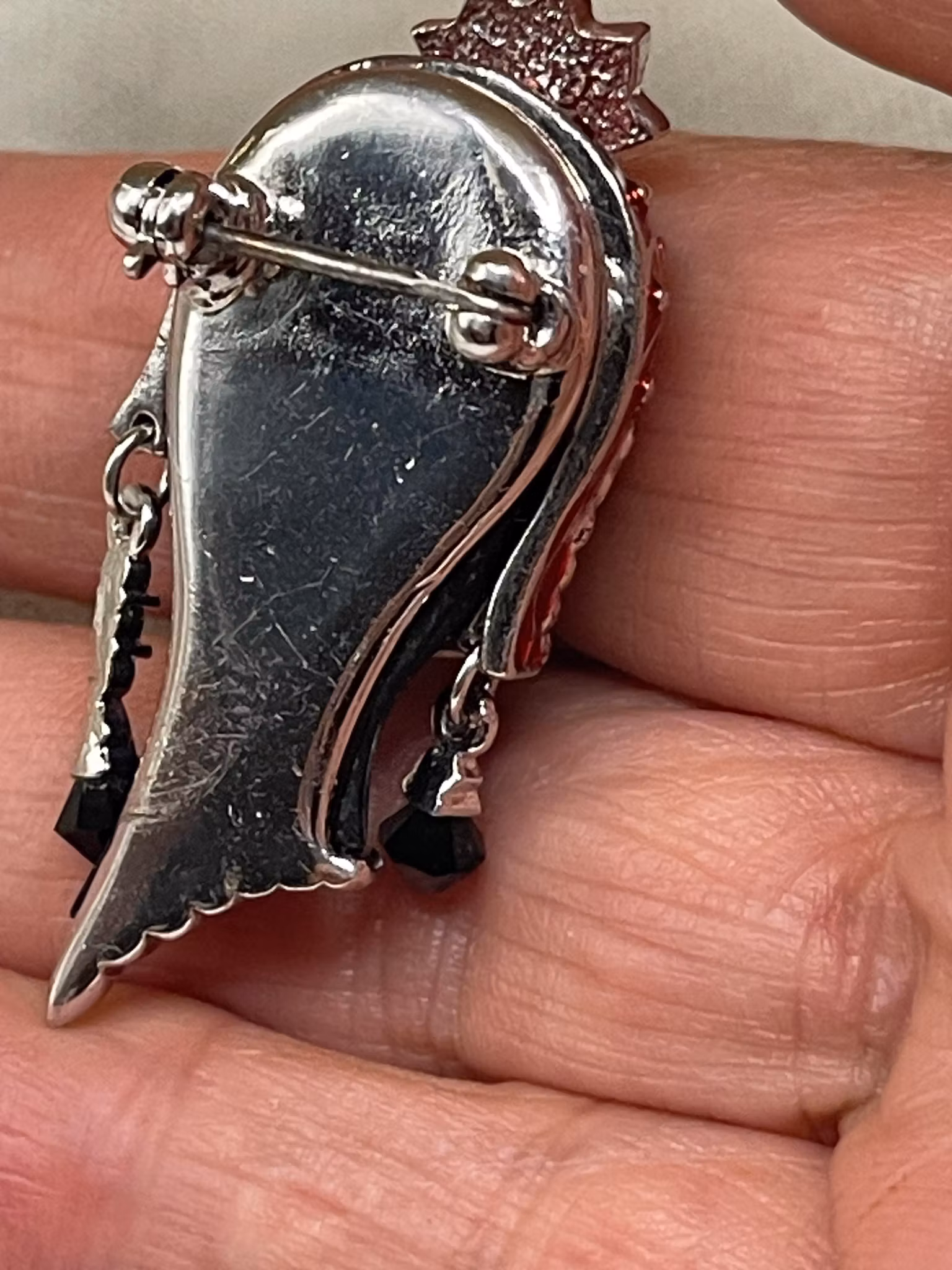 Black Queen - vintage brosje