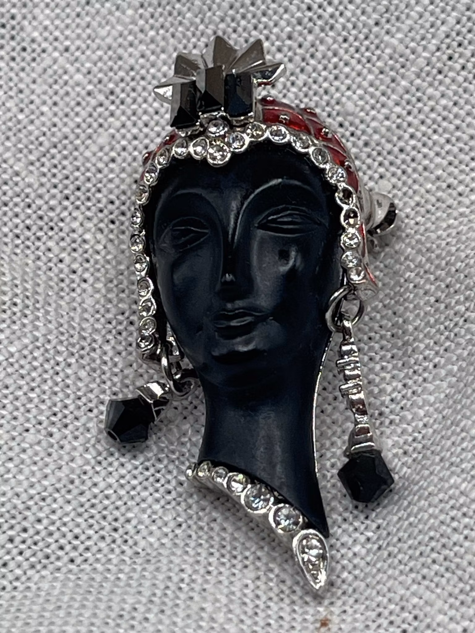 Black Queen - vintage brosje
