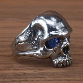Skull ring, massiv