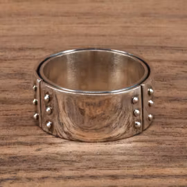 Handsmidd nitad ring