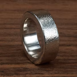 Handsmidd kraftig ring