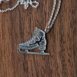 Hänge skridsko med halsband