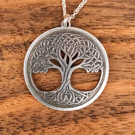 Hänge yggdrasil livets träd med halsband