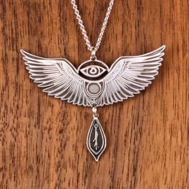 Hänge “Eye of ra” med vingar