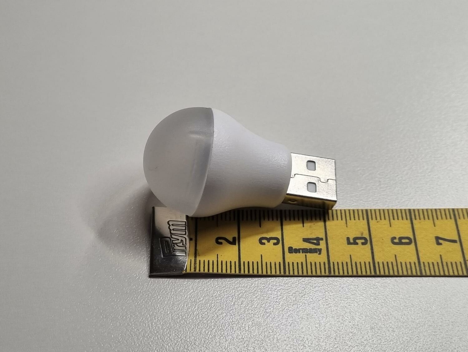 1 st rund USB-lampa / boklampa med kallt ljus