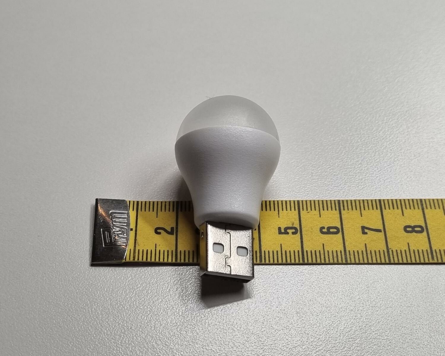 1 st rund USB-lampa / boklampa med kallt ljus