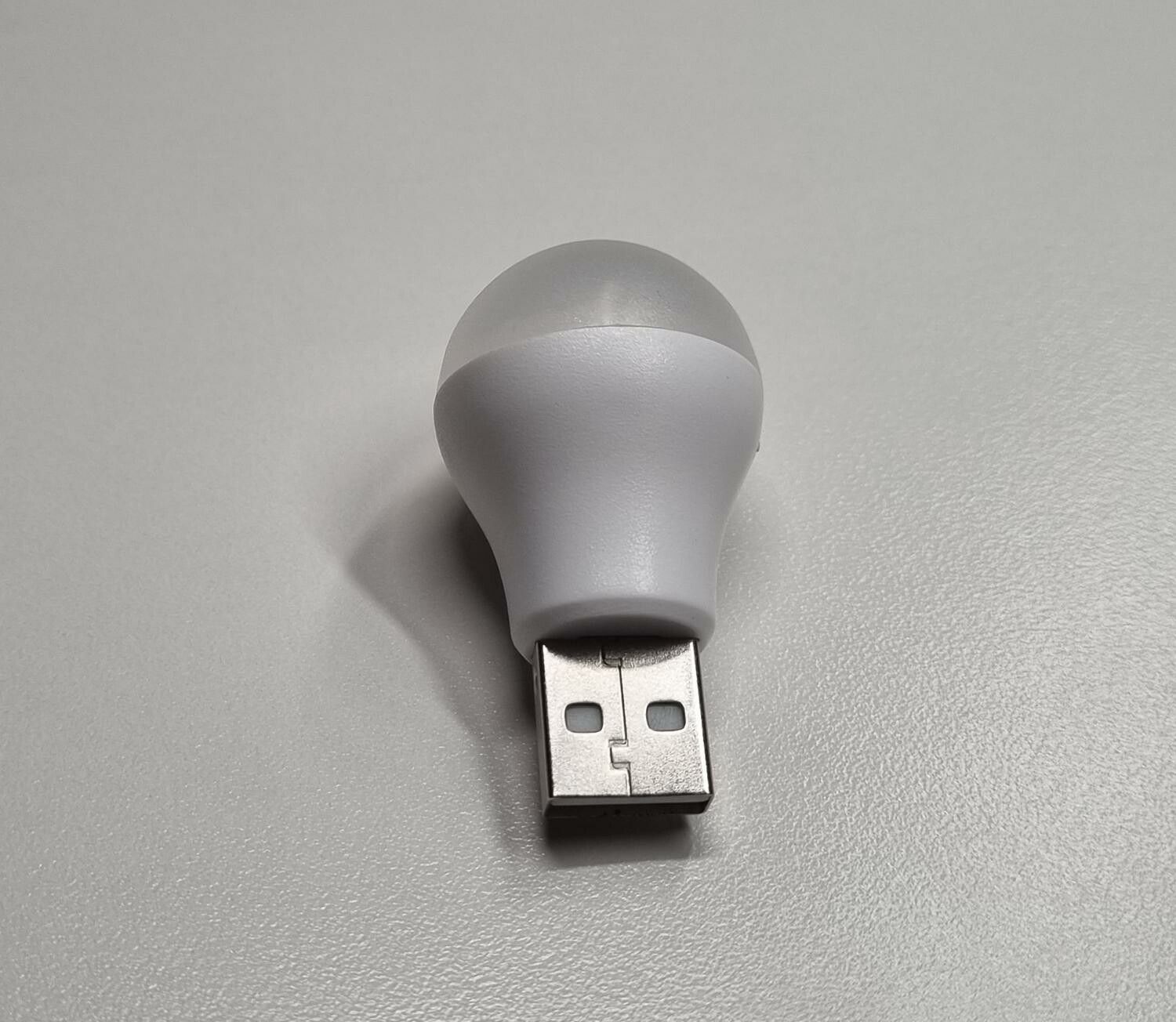 1 st rund USB-lampa / boklampa med varmt ljus