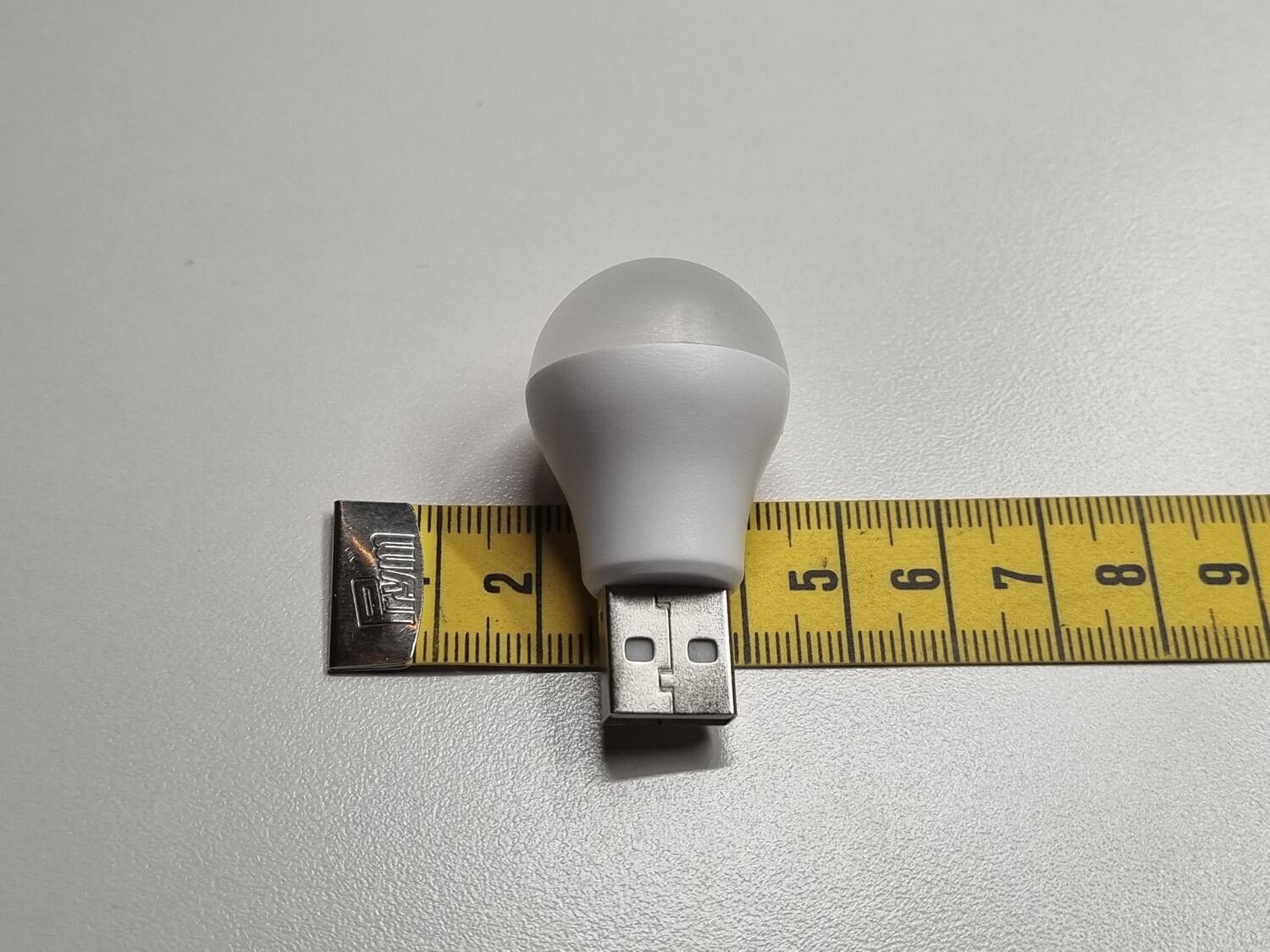 1 st rund USB-lampa / boklampa med varmt ljus