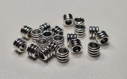 20 silverfärgade spacer beads i metall (6x6 mm)
