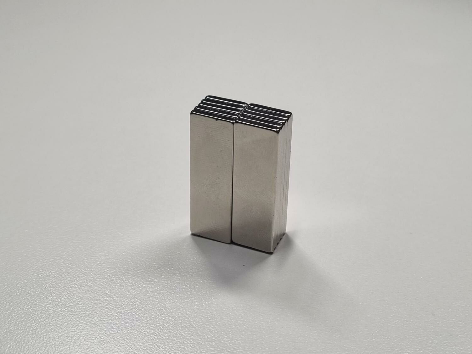 10 st Neodymium magneter (28x9x1,7 mm) fyrkantiga magneter