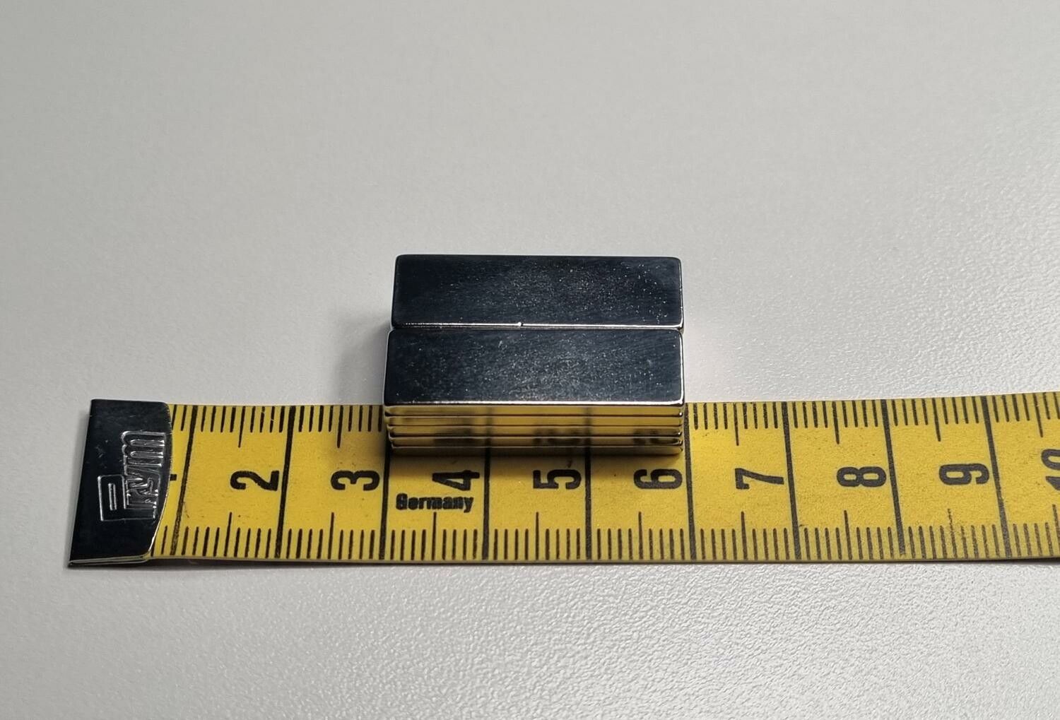 10 st Neodymium magneter (28x9x1,7 mm) fyrkantiga magneter