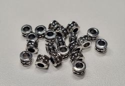 20 silverfärgade spacer beads i metall (6x6 mm)