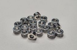 20 silverfärgade spacer beads i metall (6x6 mm)