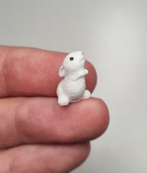 Söt liten kanin, miniatyr (1,5 cm hög)