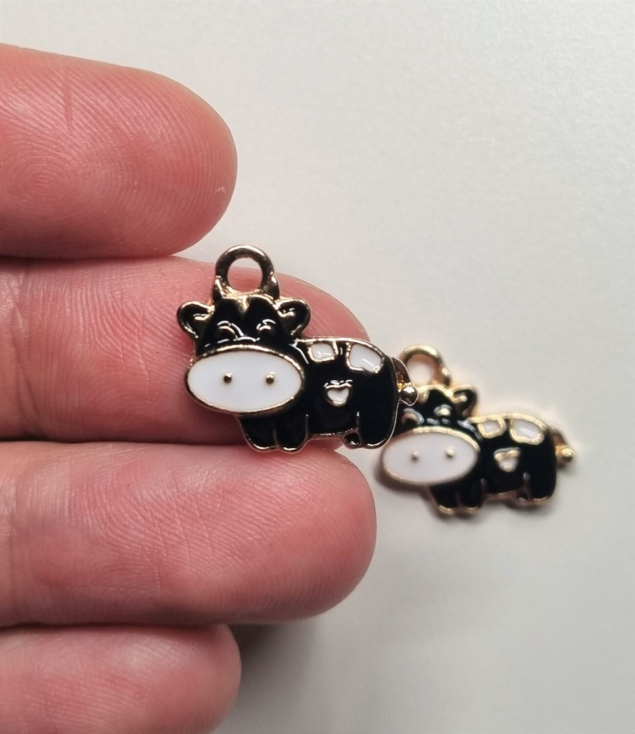 Miniatyr Charms Berlocker Kossor (2 st, variant 3)