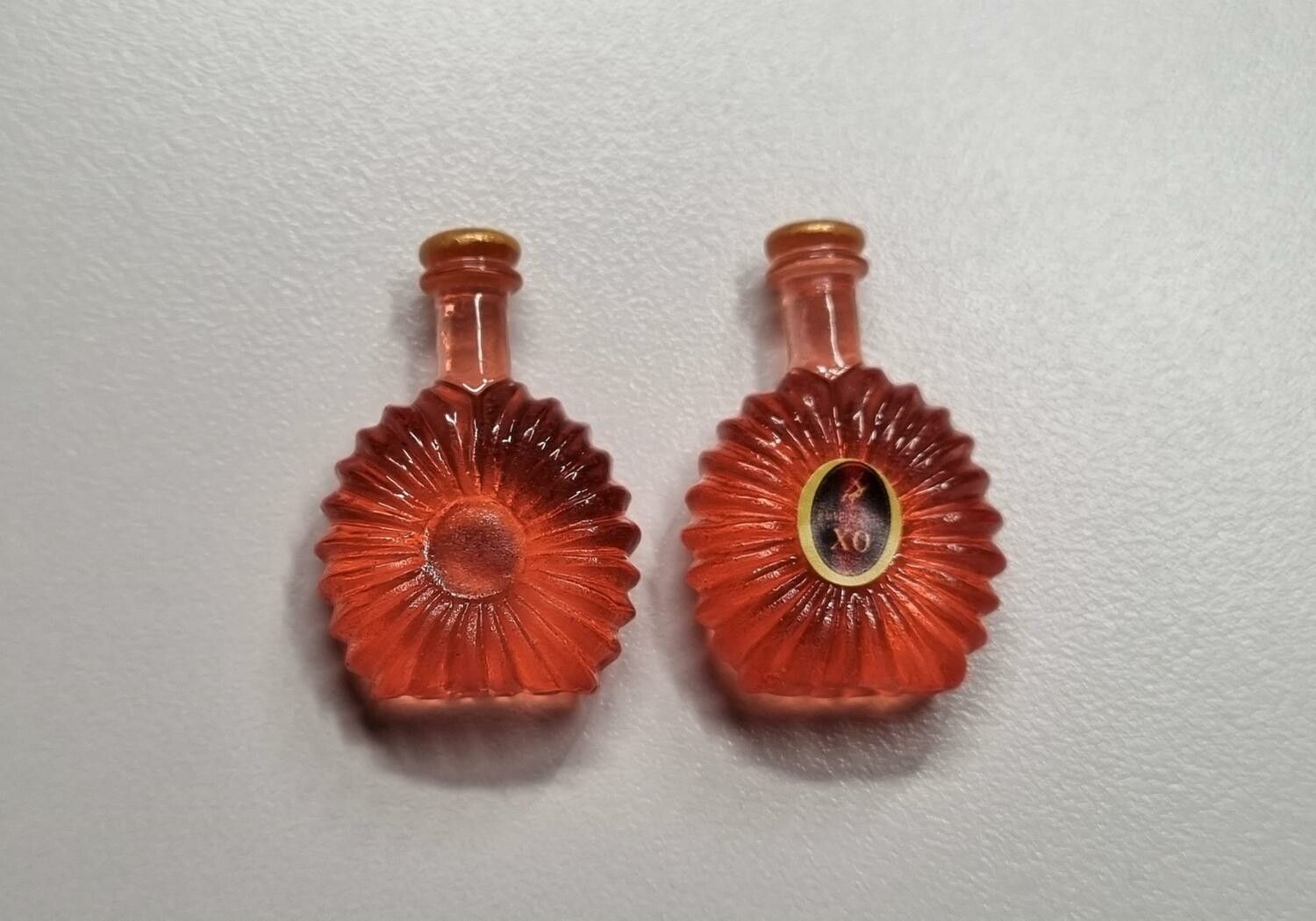 XO cognac, cognacflaskor, miniatyrer till dockskåp, tittskåp (2 st, röd)